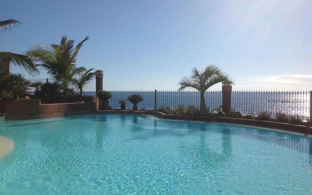 Alzaro 0-5 DELUXE SEA VIEW 2B