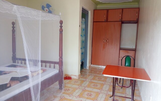 Green Oasis Guest House and Tours