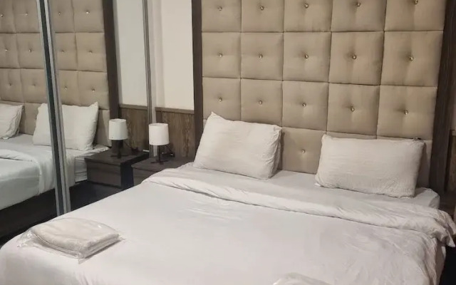 Charming Amman Apartment With Central Air-con & Street Parking