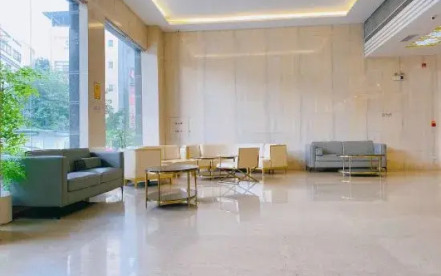 Four Seasons Hotel (Nanning Zoo Qingchuan Subway Station)
