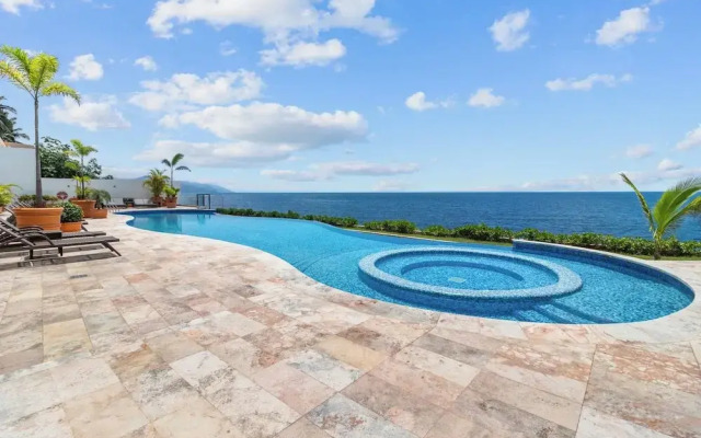 Blue Horizon Luxury Condo