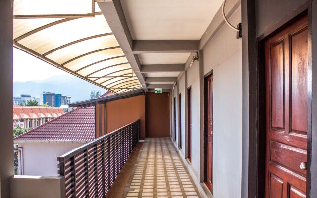 B2 Santitham Boutique and Budget Hotel