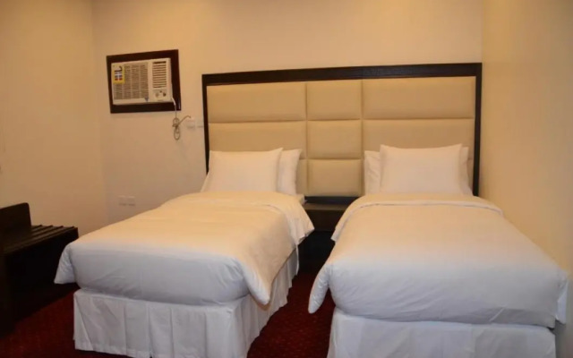 Golden Armada Hotel
