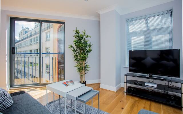 2 Bedroom Flat In East London