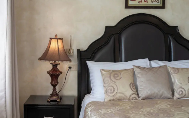 Queen Mary Luxury Rooms Split