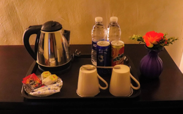Golden Pyramids Inn