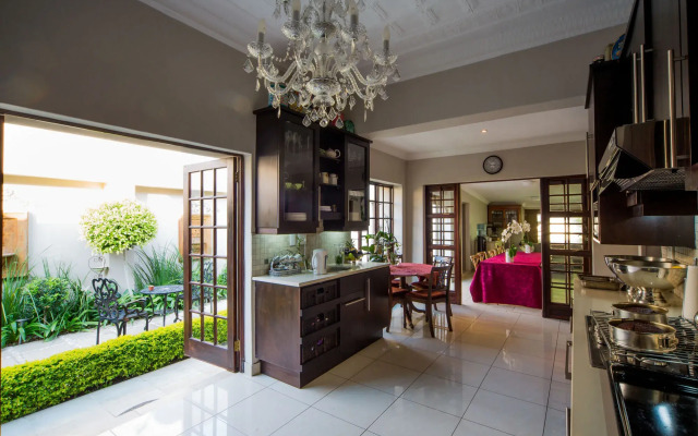12 On Brecher Guest House