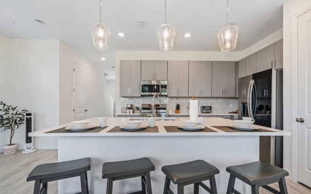 1080 Plantation Lane