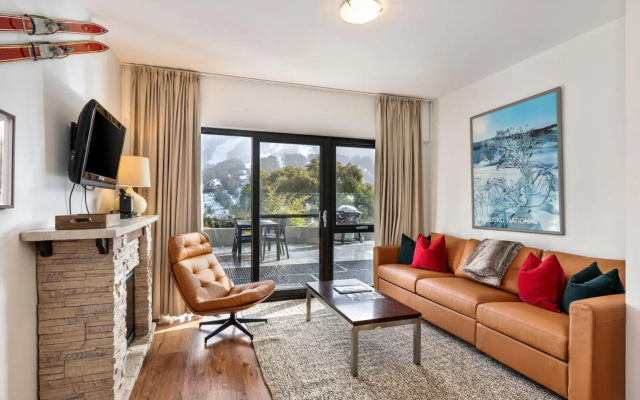 Lantern 1 bedroom terrace with mountain views – Balcony – Thredbo