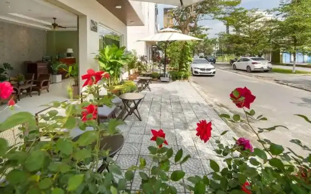 Tashi Hotel