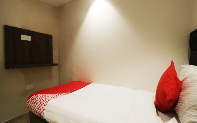 OYO 49069 A Suites
