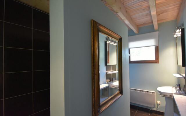 Lush villa in Vélieux with private heated swimming pool