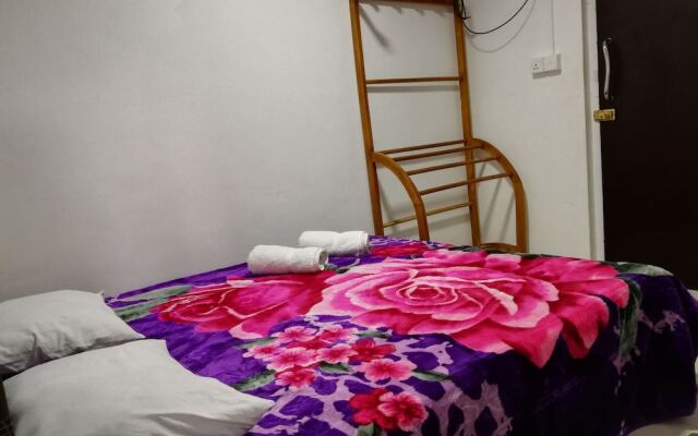 Blooms Lily Hostel