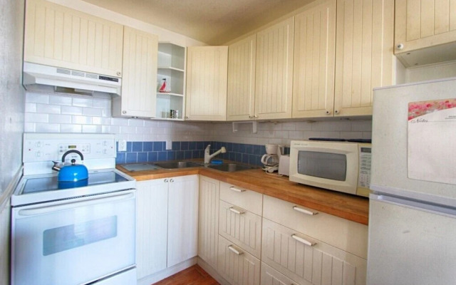 Sunshine's Hideaway by RedAwning