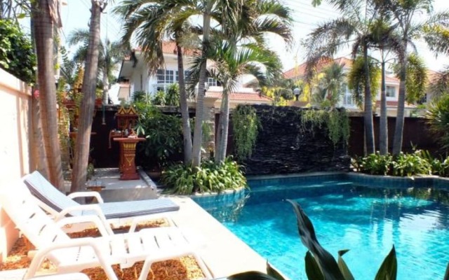 4 Bedroom Private Pool Bungalow Walking Street 15 Min Ride Away