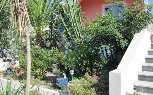 Villa Nikos Karamolegos