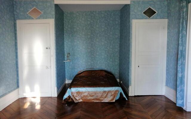 Maison Précigné, 8 Pièces, 12 Personnes - Fr-1-410-262