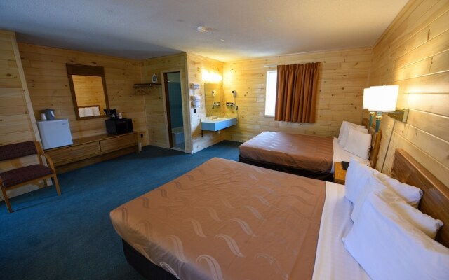 Blue Water Beachfront Hotel & Waterpark