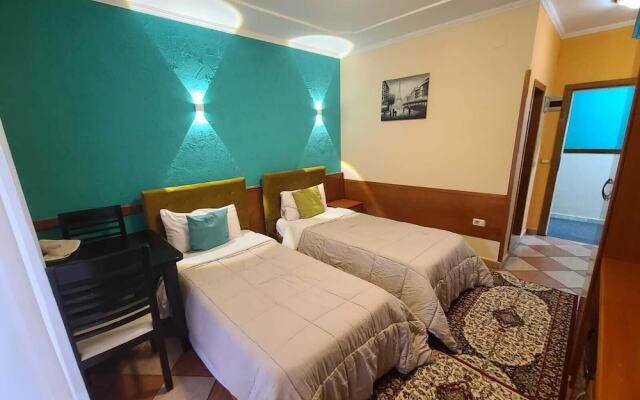 My Rooms Hotel & Bar