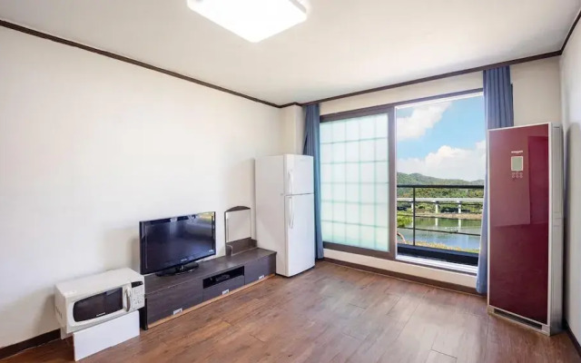 Gangchon Beautiful pet House Pension