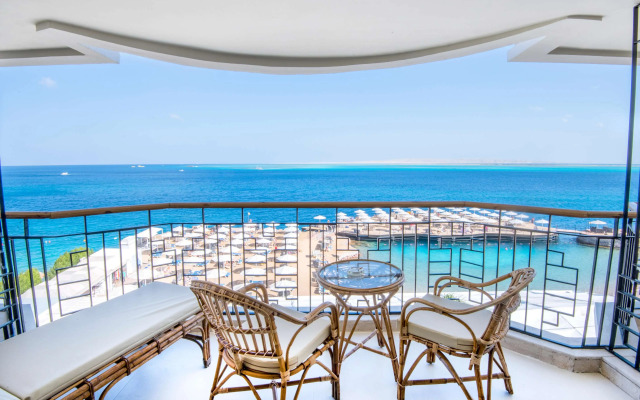 SUNRISE Holidays Resort (Adults Only)