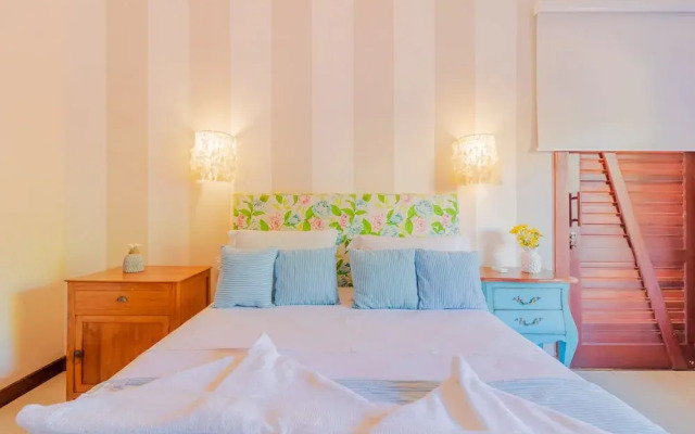 PF41 House 6 Bedrooms 300m from the Sea