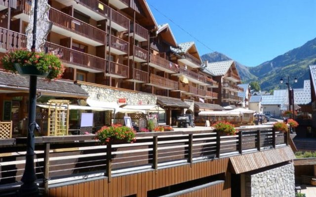 Apartment With 2 Bedrooms in Vaujany, With Wonderful Mountain View and