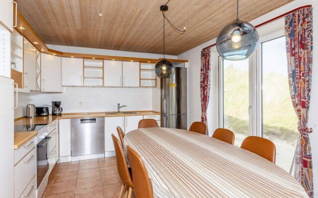 10 Person Holiday Home in Frostrup