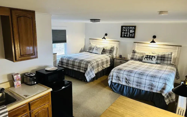 Maple Leaf Motel