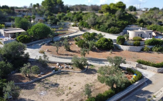 Villa Agapanto - Trullo Anthos con Vista Mare e Giardino Privato