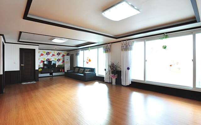 Ganghwa Golden Sunset Pension