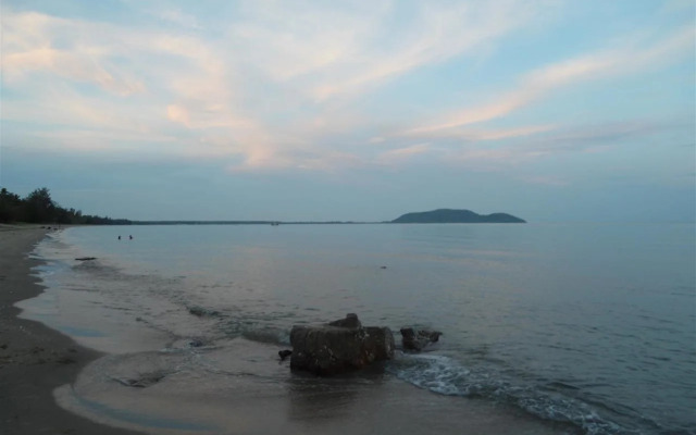 At My Home Resort Bangsaphan