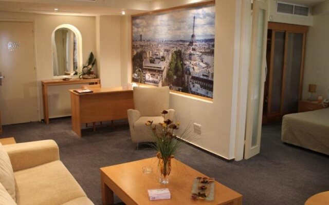 Europa Plaza Hotel