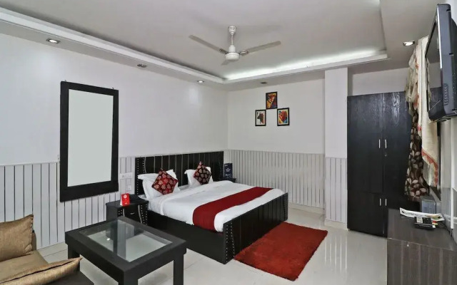 OYO 12340 The Royal Park Plaza