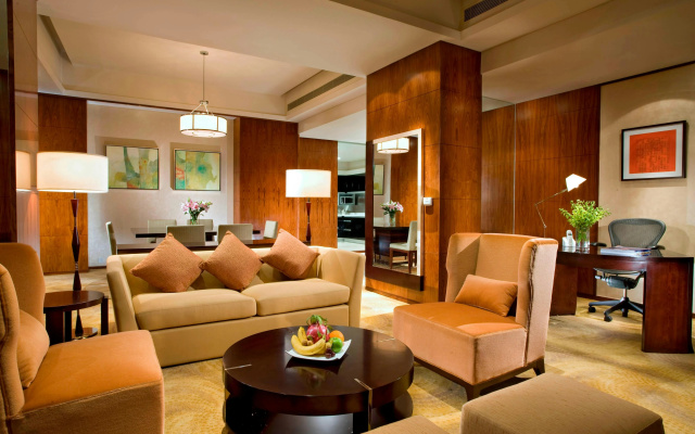 Sheraton Grand Shanghai Pudong Hotel & Residences – Guest Rooms – Shanghai