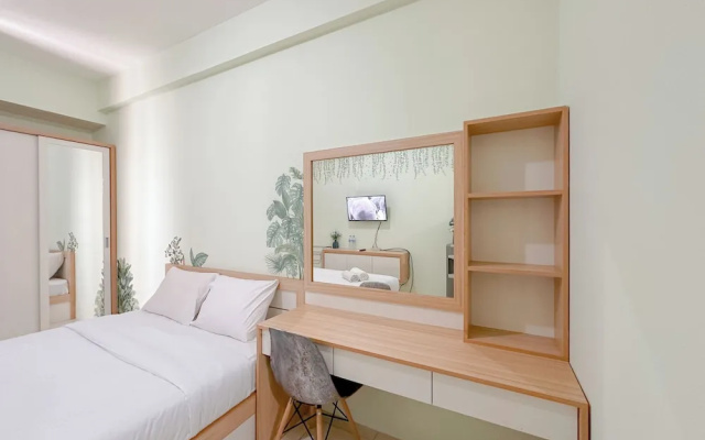 Stunning Comfy Studio Apartment Near Merr At Bale Hinggil – Guest Rooms – Surabaya