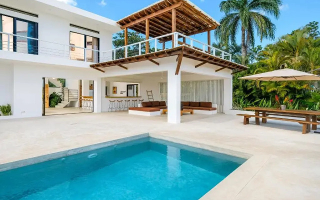 Magnificent new Modern Villa With sea View 5 Bedrooms