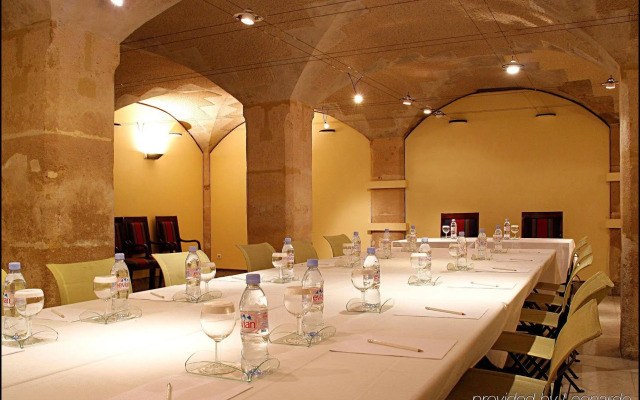 Belleval Hotel