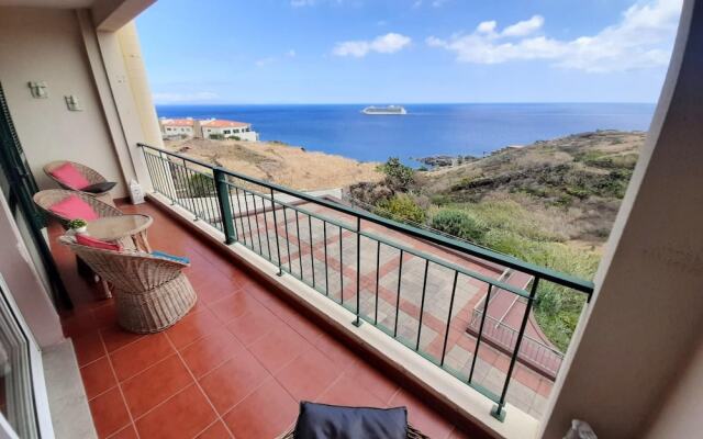 Apartment With 2 Bedrooms in Caniço, With Wonderful sea View, Furnishe