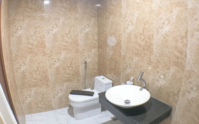 Good Deals And Relaxing 2Br At Grand Sungkono Lagoon Apartment