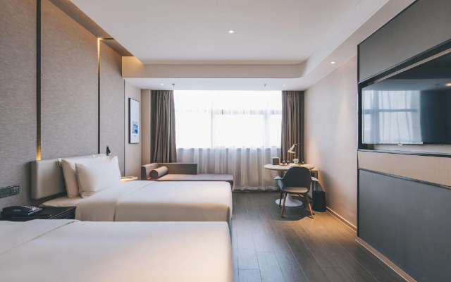 Atour Hotel (Jiangyin Binjiang Middle Road Sports Center)