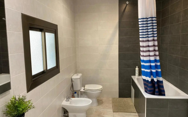 Comfortable renovated flat, WiFi!