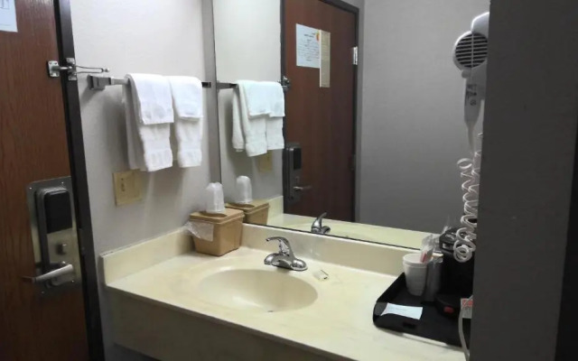 Super 8 Claremore OK