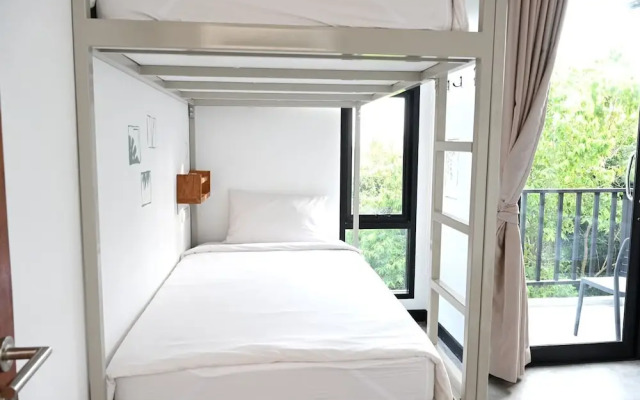 The Dearly Koh Tao Hostel