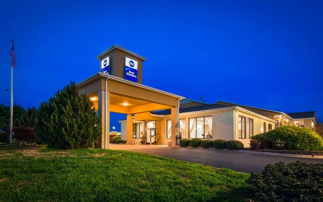 Best Western Inn & Suites - Monroe