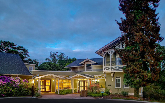 Tarrytown House Estate