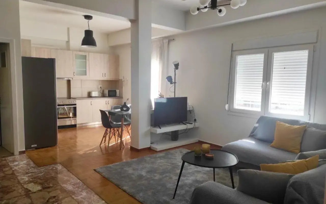 Sleek & Sunny Athenian Penthouse 5min from metro