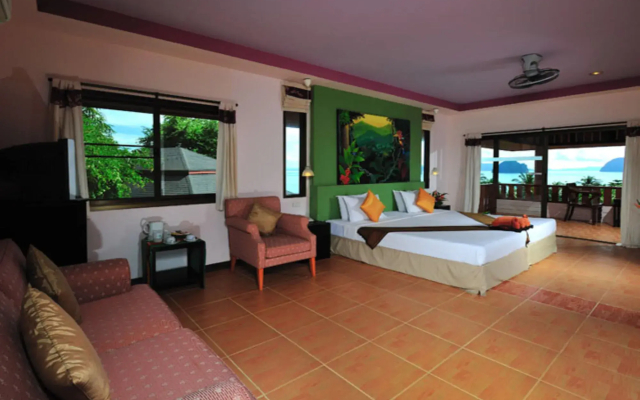 Koh Ngai Cliff Beach Resort