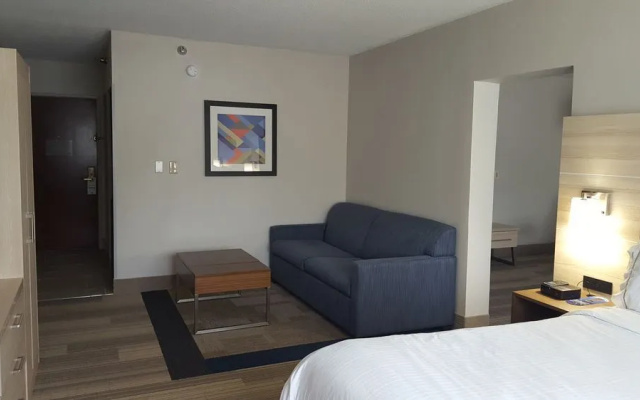 Holiday Inn Express Louisville Northeast