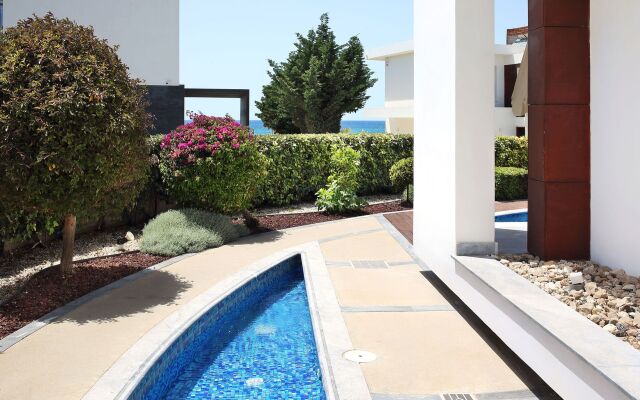 Paradise Cove Beach Villas